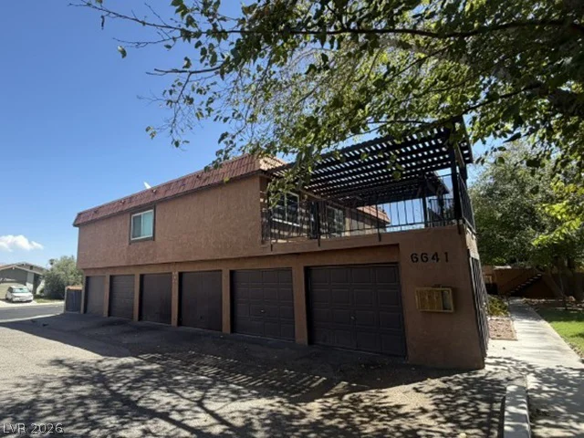 6641 Silverstream, Las Vegas, NV 89107