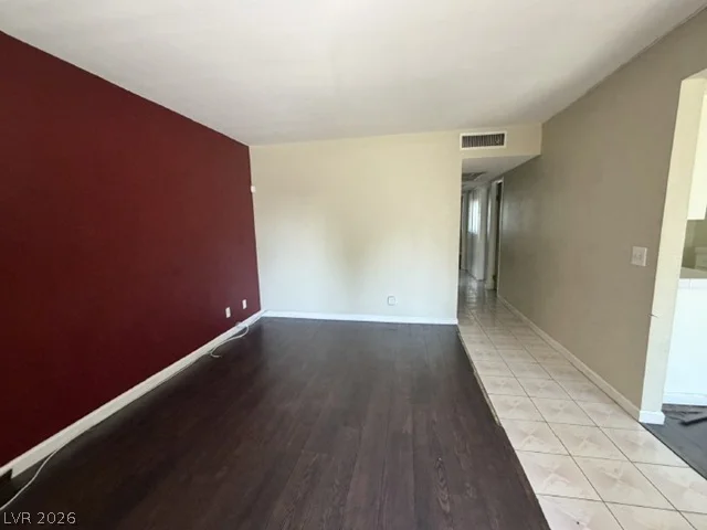 6641 Silverstream, Las Vegas, NV 89107