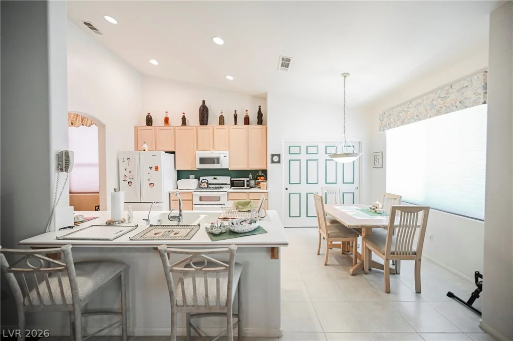 8636 Highland View, Las Vegas, NV 89145