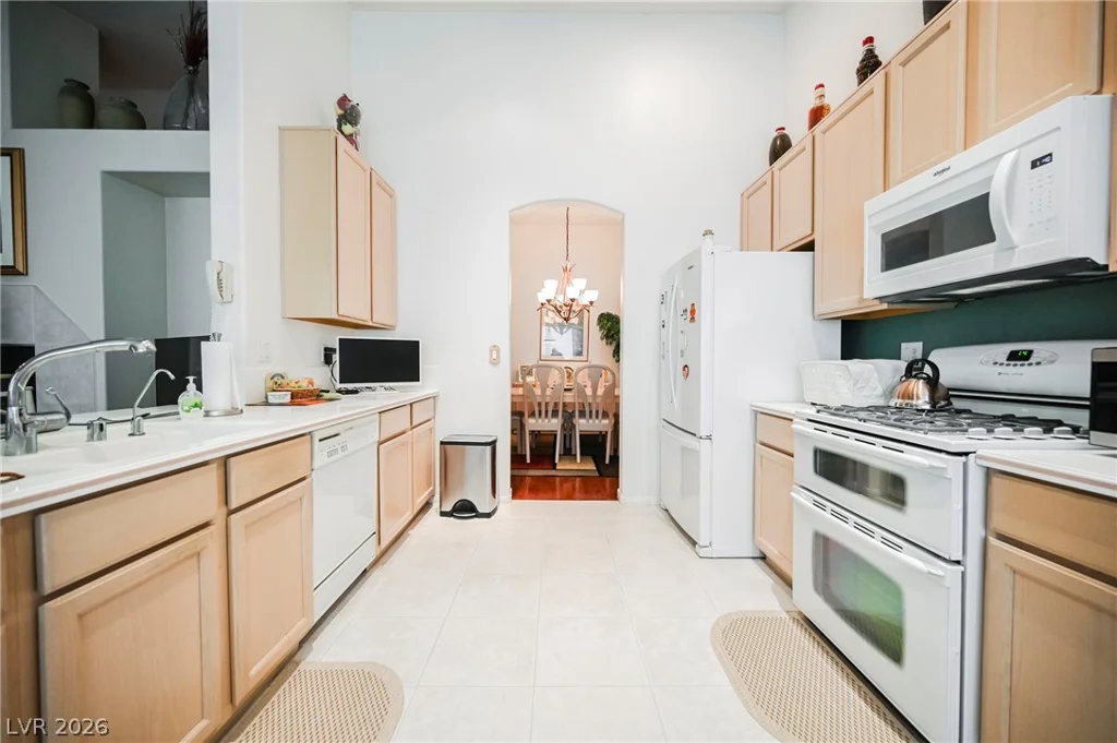 8636 Highland View, Las Vegas, NV 89145