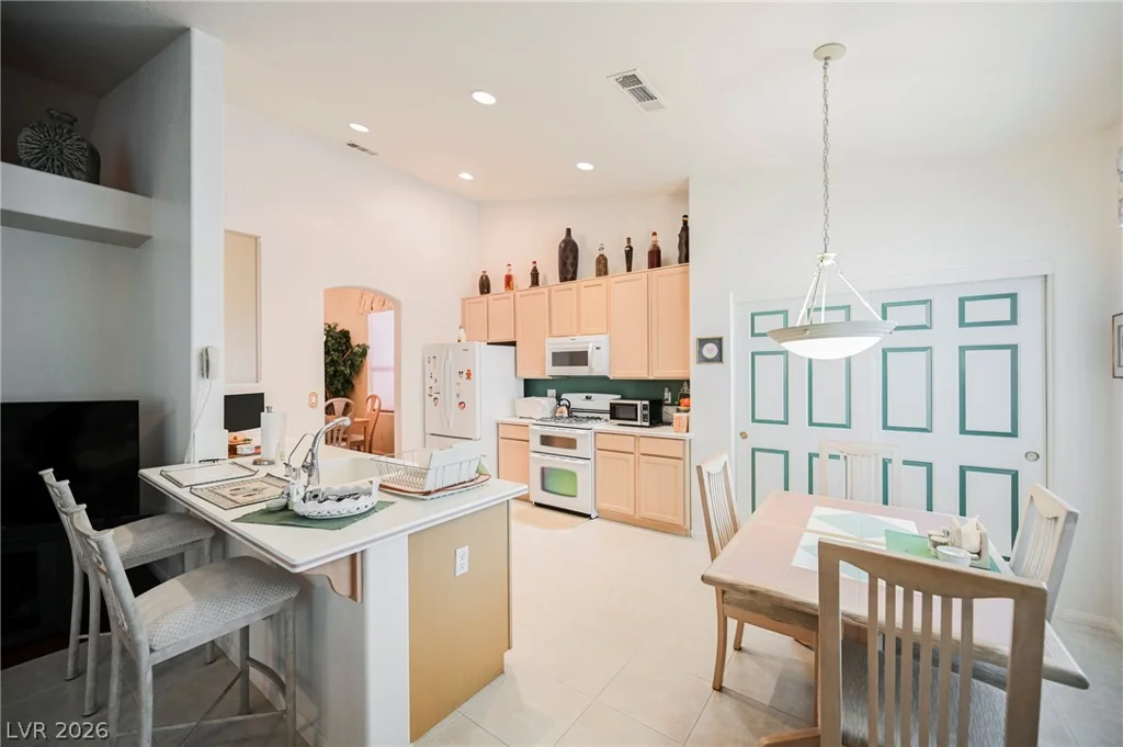 8636 Highland View, Las Vegas, NV 89145