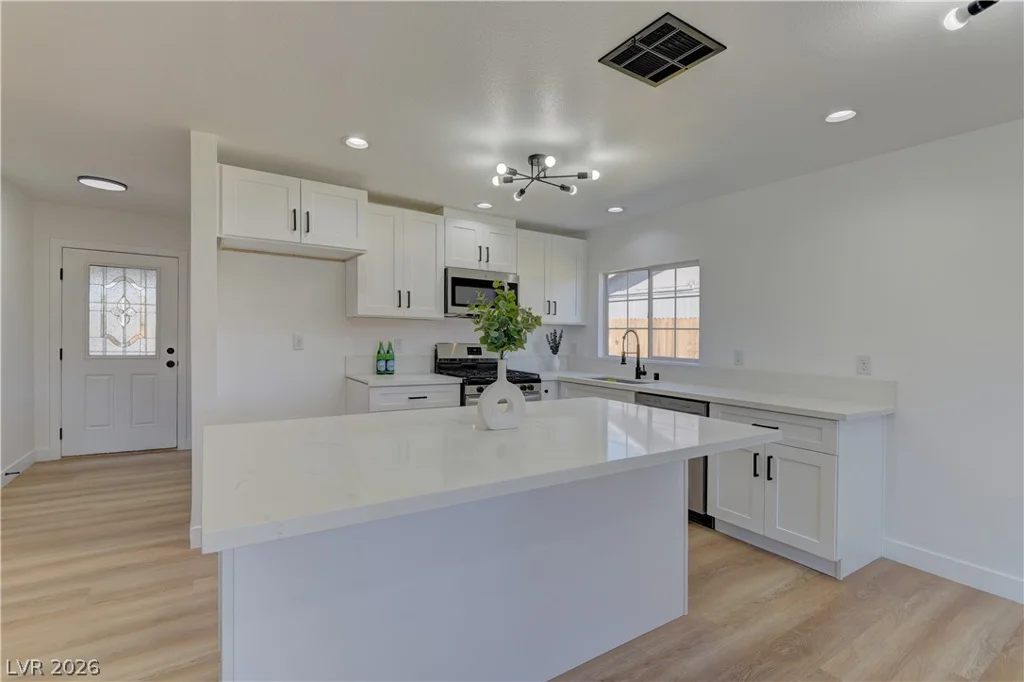 34 Del Amo, Las Vegas, NV 89110