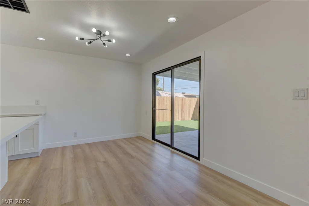 34 Del Amo, Las Vegas, NV 89110