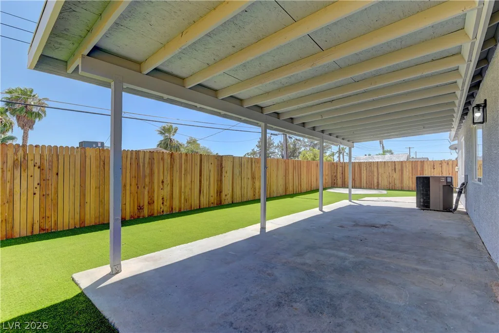 34 Del Amo, Las Vegas, NV 89110