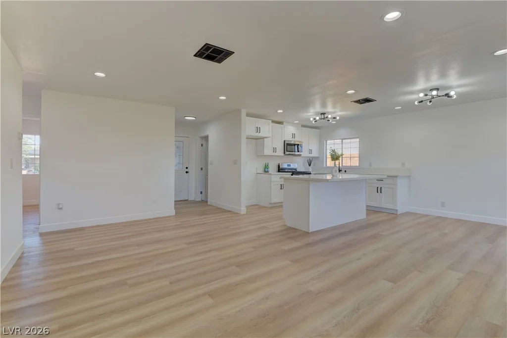 34 Del Amo, Las Vegas, NV 89110