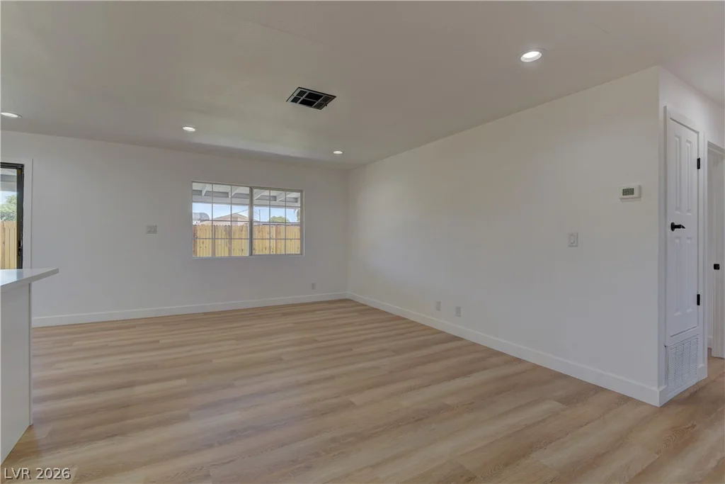 34 Del Amo, Las Vegas, NV 89110