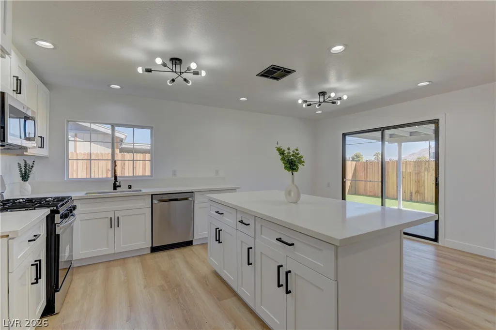 34 Del Amo, Las Vegas, NV 89110