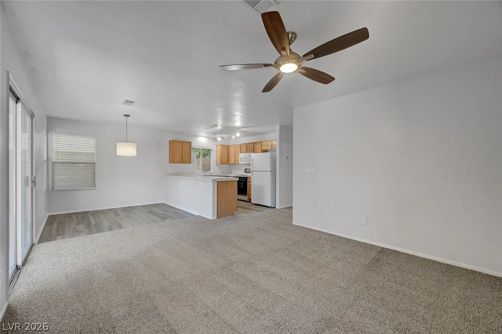 9821 Peseo Cresta, Las Vegas, NV 89117