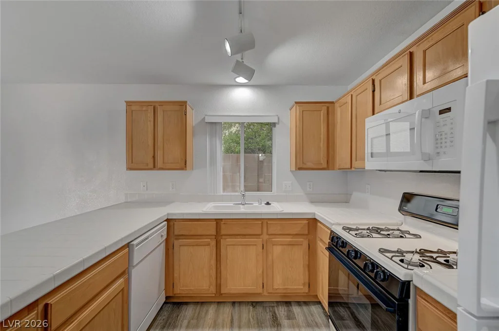 9821 Peseo Cresta, Las Vegas, NV 89117