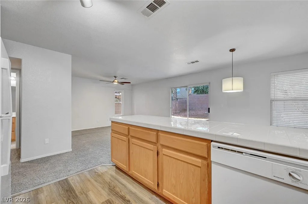 9821 Peseo Cresta, Las Vegas, NV 89117
