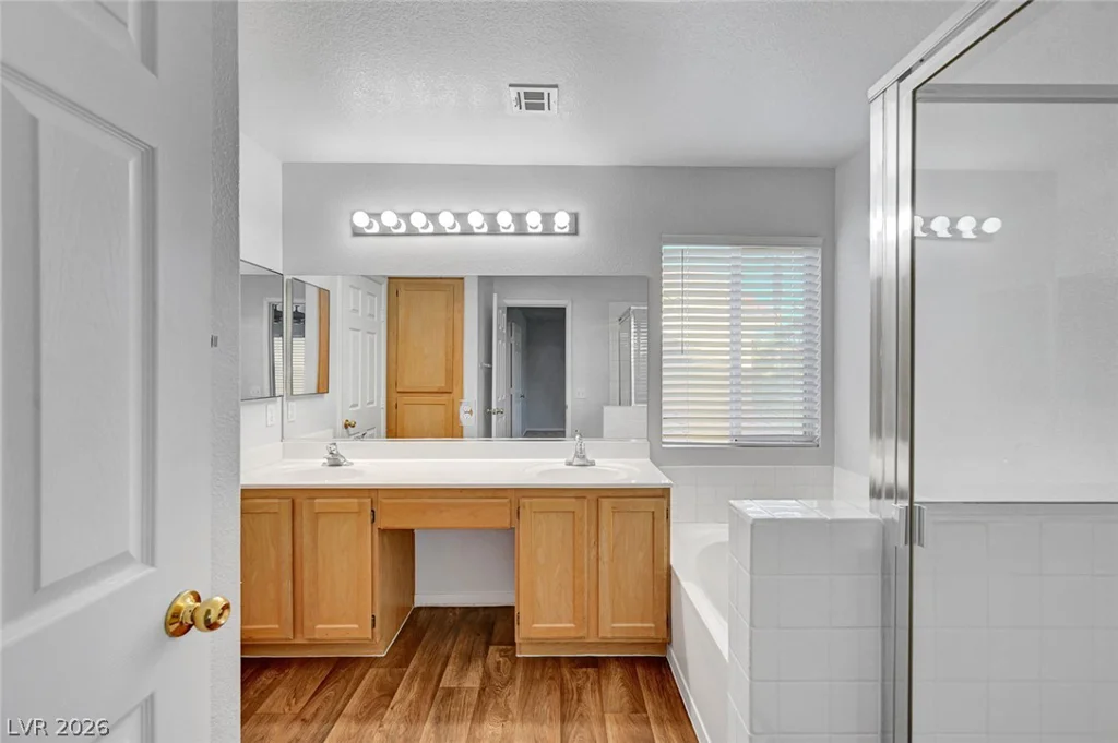 9821 Peseo Cresta, Las Vegas, NV 89117