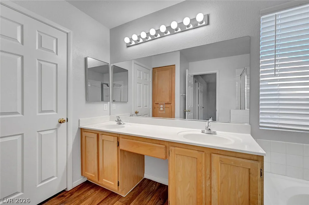 9821 Peseo Cresta, Las Vegas, NV 89117