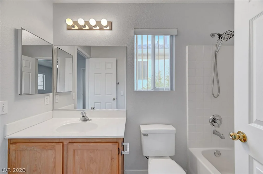 9821 Peseo Cresta, Las Vegas, NV 89117