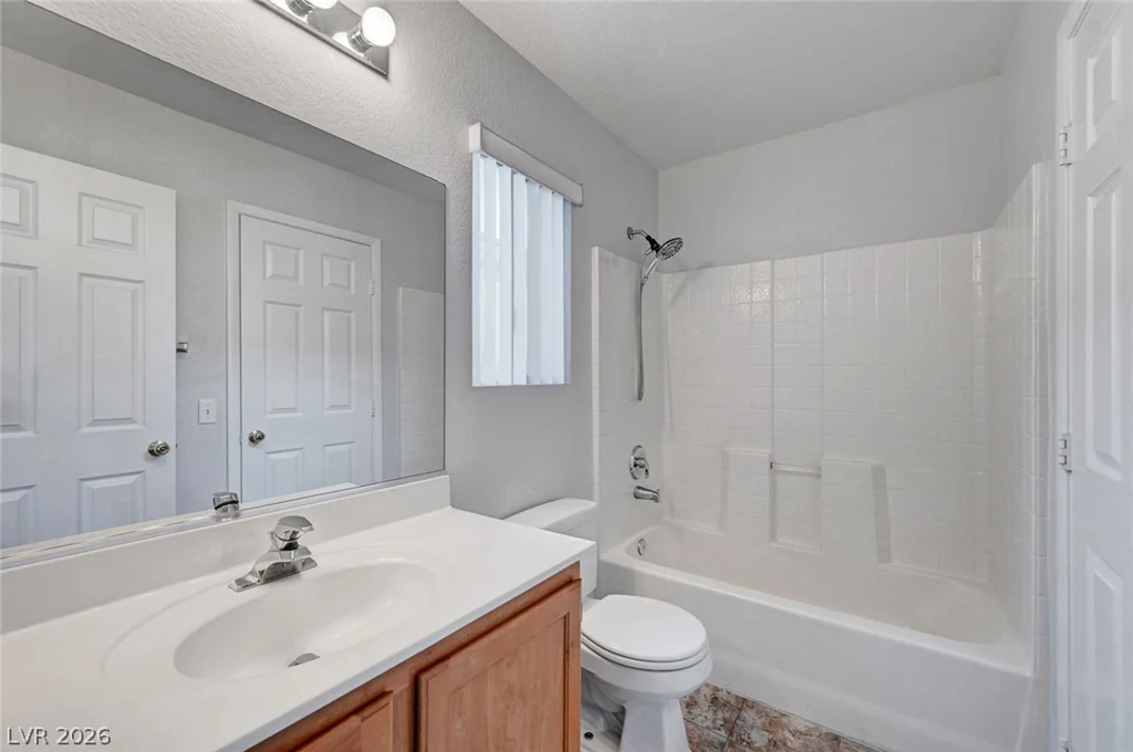 9821 Peseo Cresta, Las Vegas, NV 89117