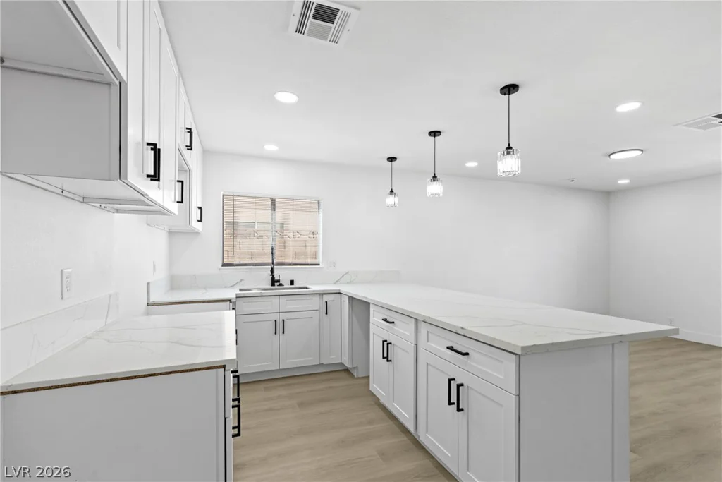 1712 Rockcrest, Las Vegas, NV 89108