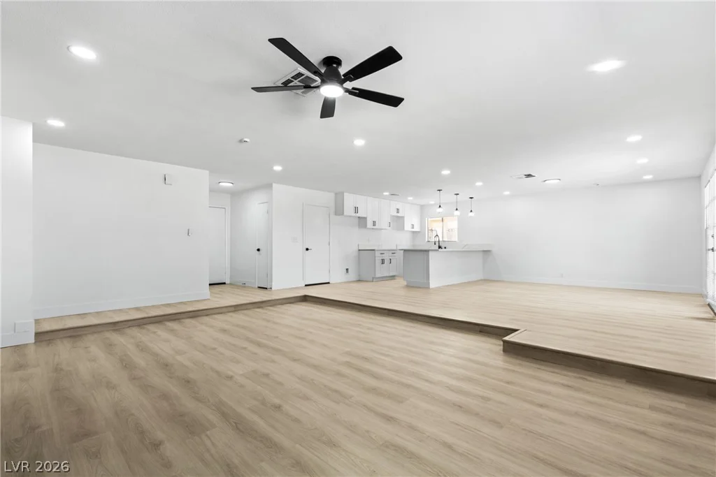 1712 Rockcrest, Las Vegas, NV 89108