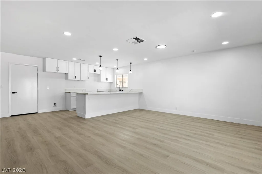 1712 Rockcrest, Las Vegas, NV 89108