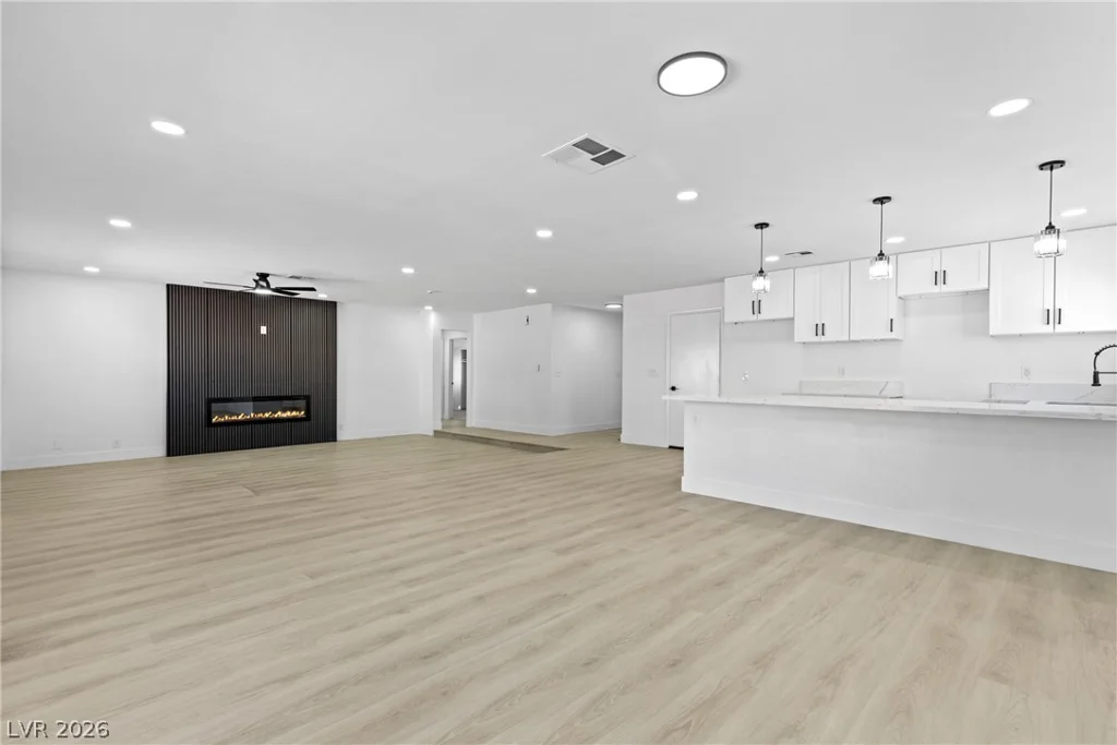 1712 Rockcrest, Las Vegas, NV 89108