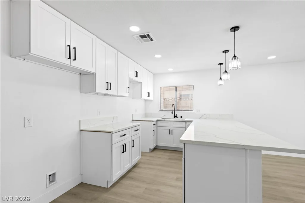 1712 Rockcrest, Las Vegas, NV 89108