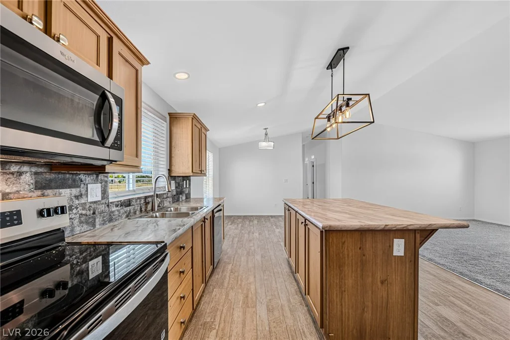 381 Pechstein, Pahrump, NV 89060