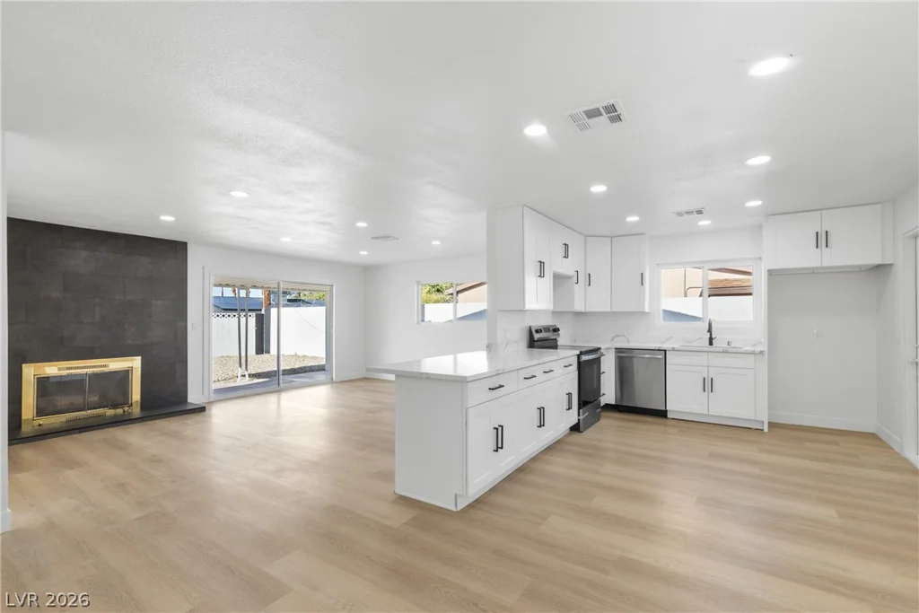 5900 Carmen, Las Vegas, NV 89108