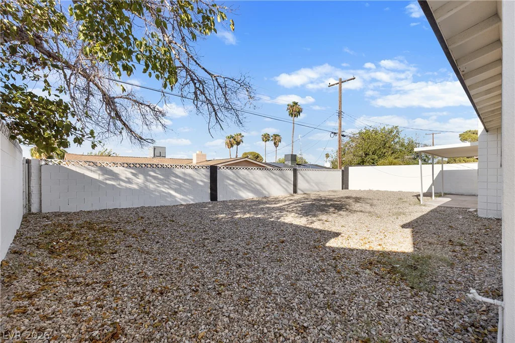 5900 Carmen, Las Vegas, NV 89108