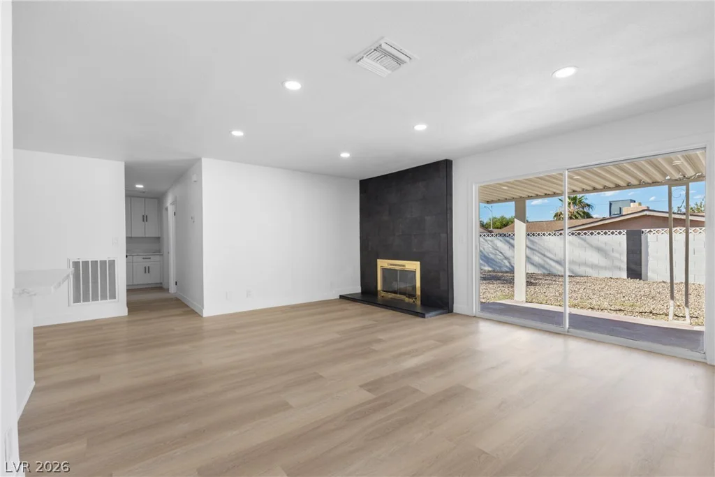 5900 Carmen, Las Vegas, NV 89108
