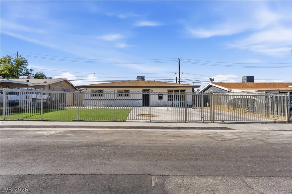 4378 Swandale, Las Vegas, NV 89121