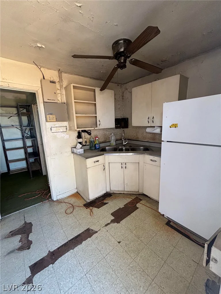 1821 Hoover, North Las Vegas, NV 89030