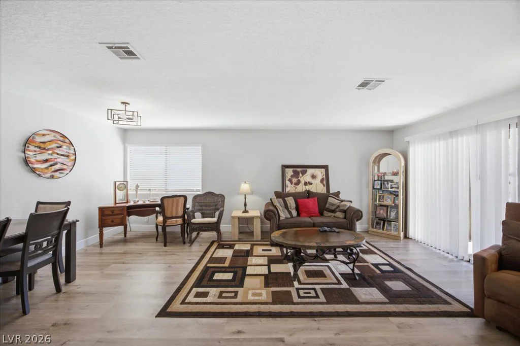 5008 Rainbow, Las Vegas, NV 89118