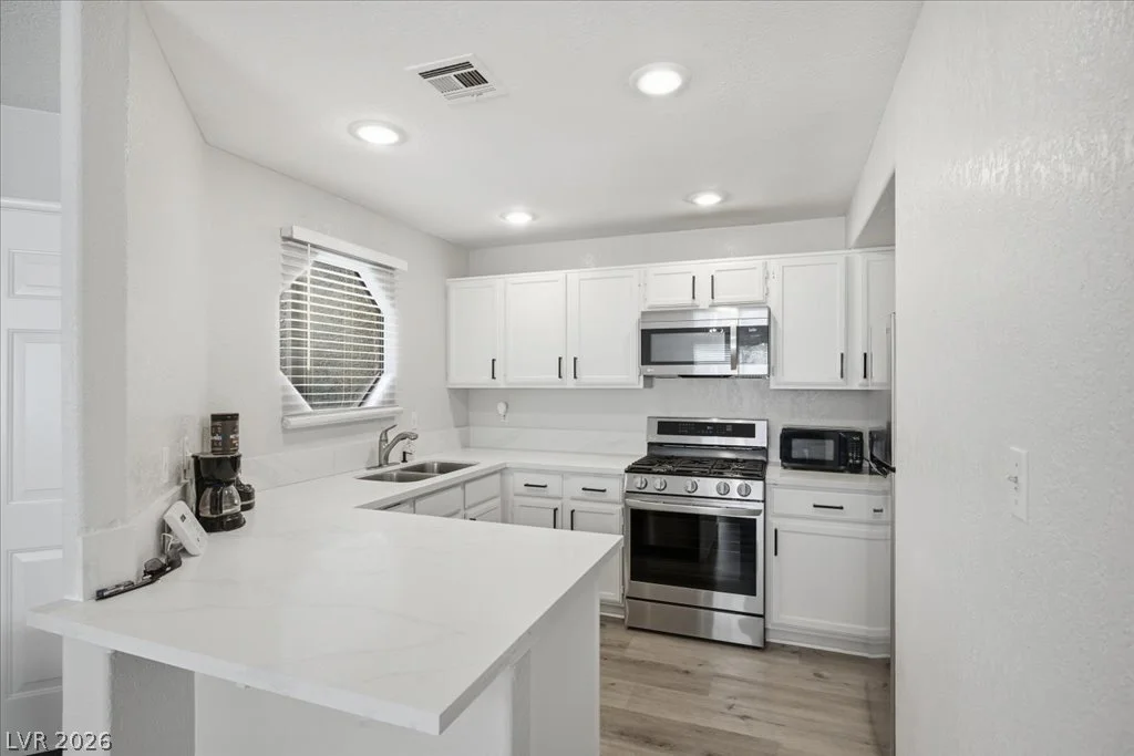 5008 Rainbow, Las Vegas, NV 89118