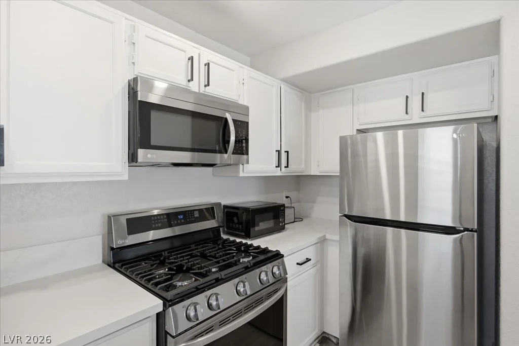 5008 Rainbow, Las Vegas, NV 89118