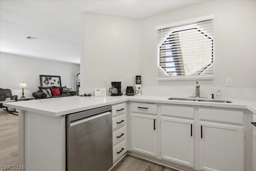 5008 Rainbow, Las Vegas, NV 89118
