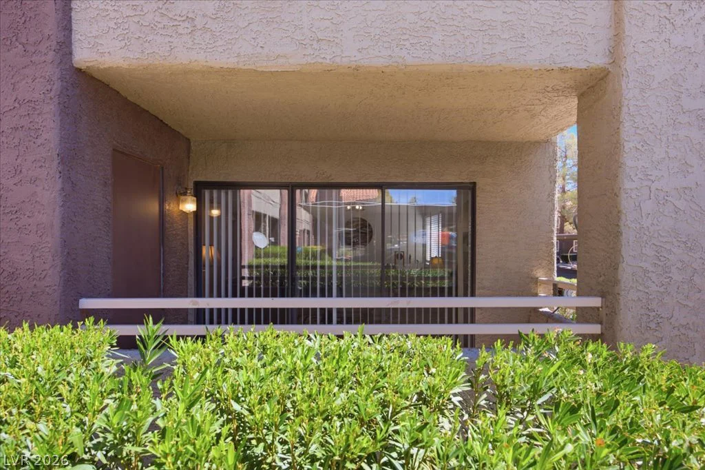 5008 Rainbow, Las Vegas, NV 89118