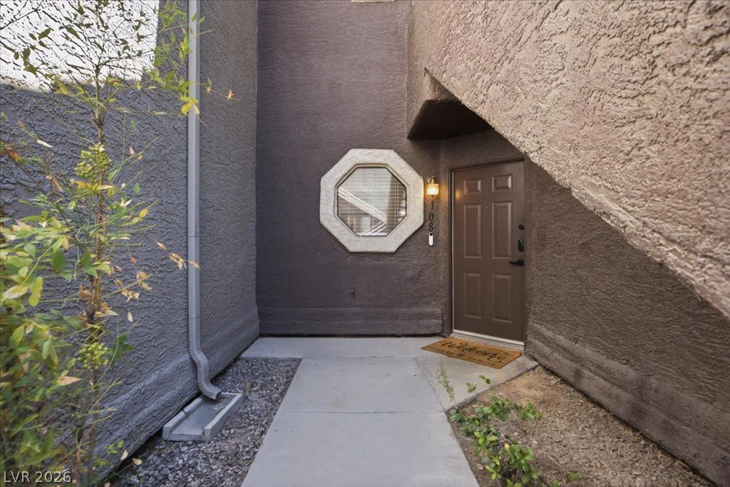 5008 Rainbow, Las Vegas, NV 89118