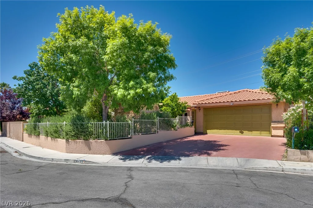 3877 Platis, Las Vegas, NV 89103