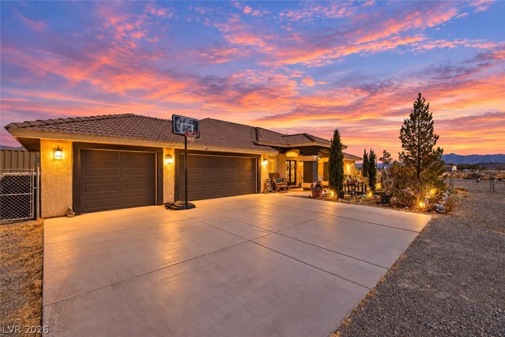 671 Warren, Pahrump, NV 89048