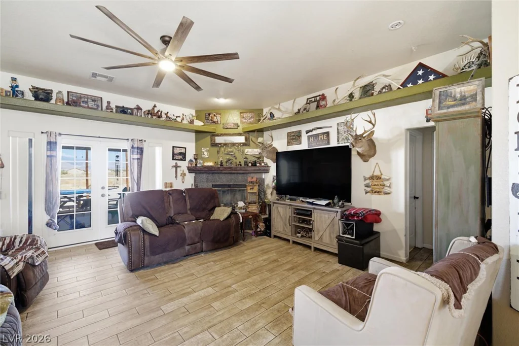 671 Warren, Pahrump, NV 89048