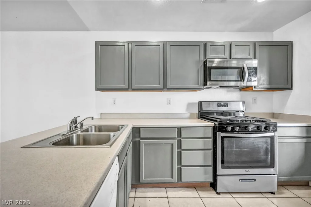 6677 Churnet Valley, Las Vegas, NV 89139
