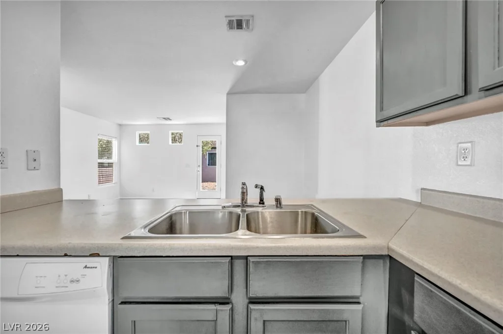 6677 Churnet Valley, Las Vegas, NV 89139