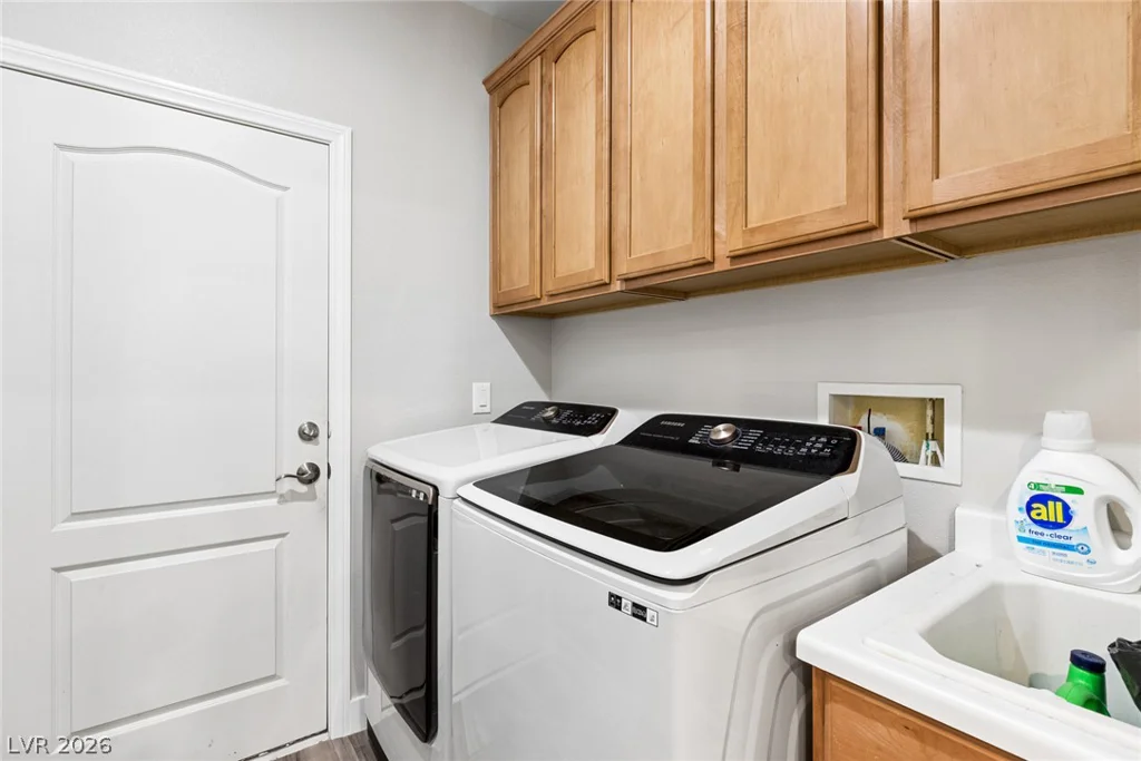 8212 Chimney Bluffs, North Las Vegas, NV 89085
