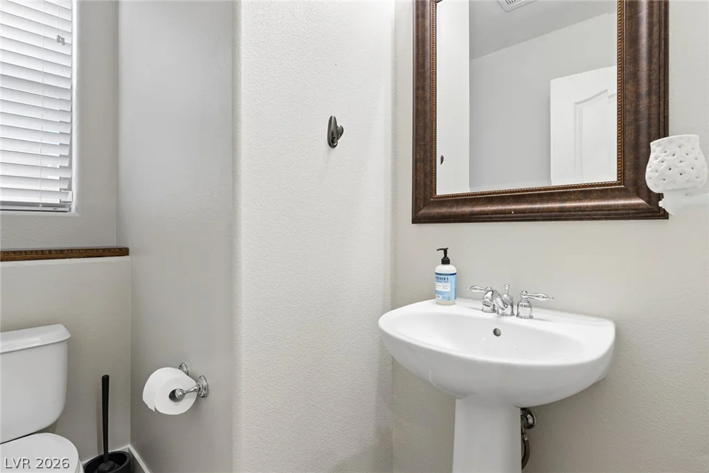 8212 Chimney Bluffs, North Las Vegas, NV 89085