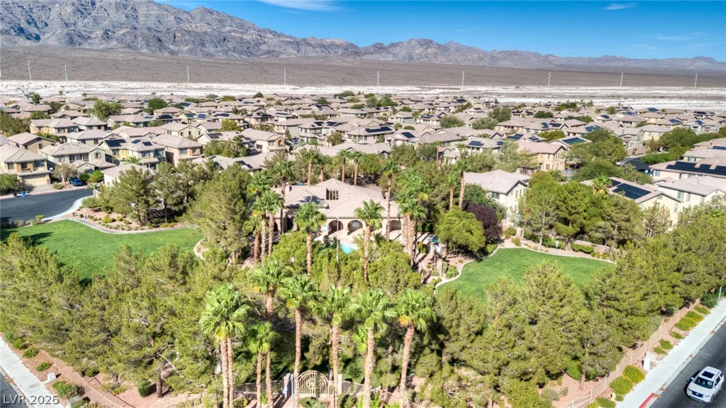 8212 Chimney Bluffs, North Las Vegas, NV 89085