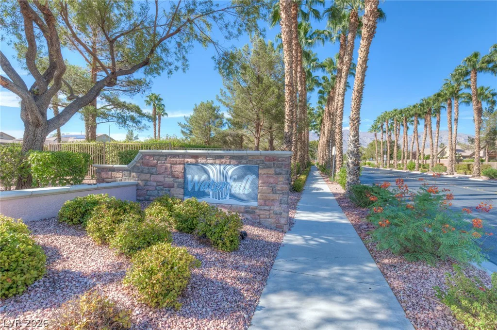 8212 Chimney Bluffs, North Las Vegas, NV 89085