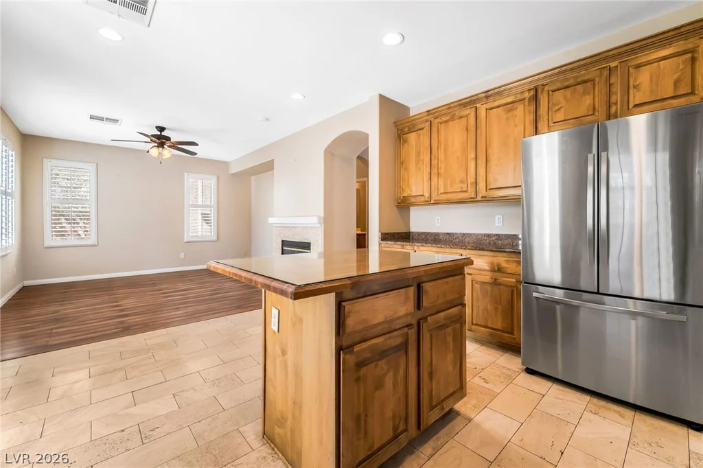 6041 Sundial Crest, Las Vegas, NV 89120