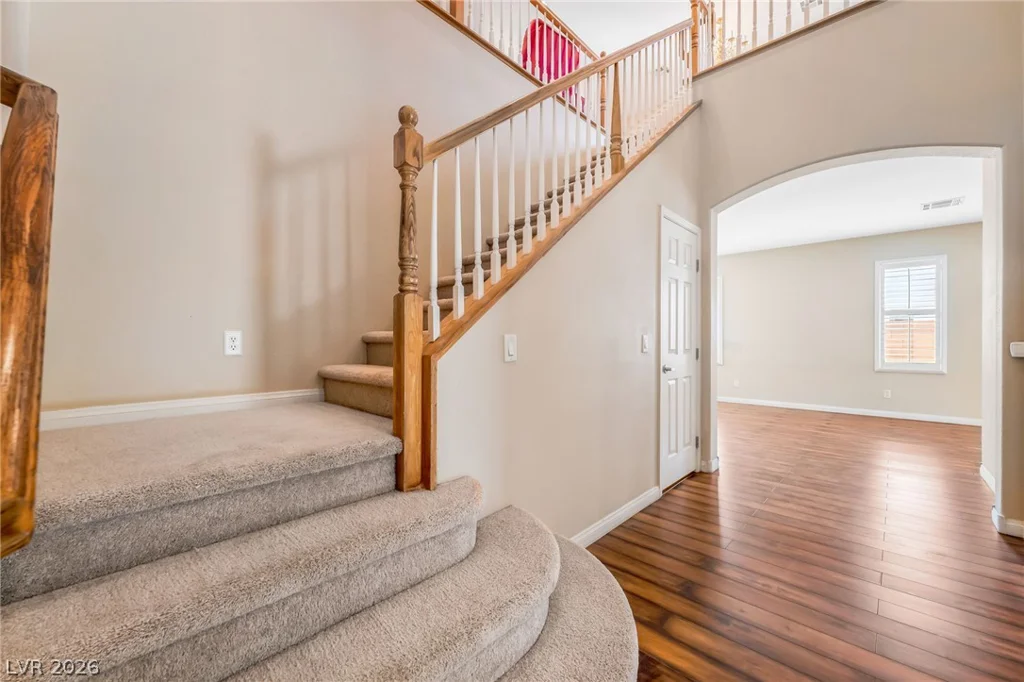 6041 Sundial Crest, Las Vegas, NV 89120