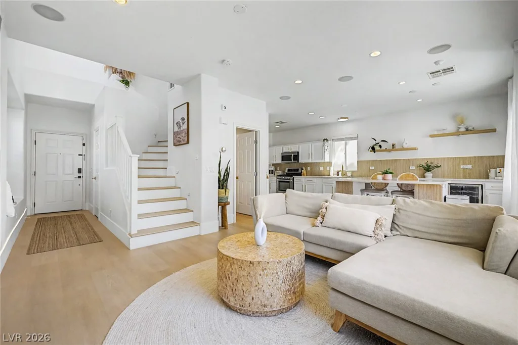 10147 Dragons Meadow, Las Vegas, NV 89148