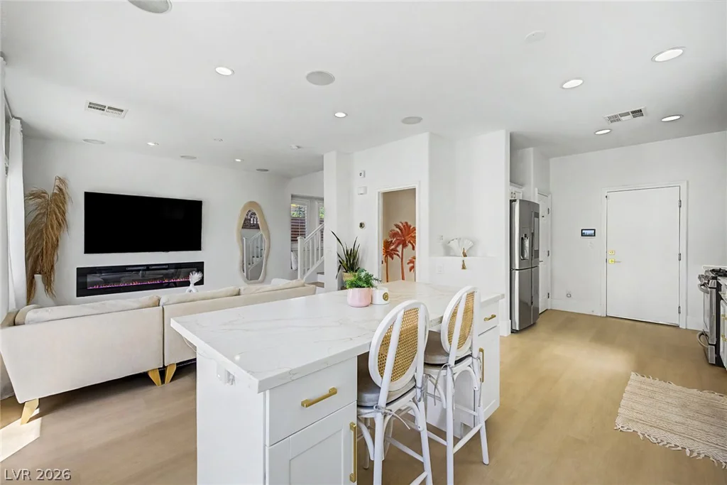10147 Dragons Meadow, Las Vegas, NV 89148