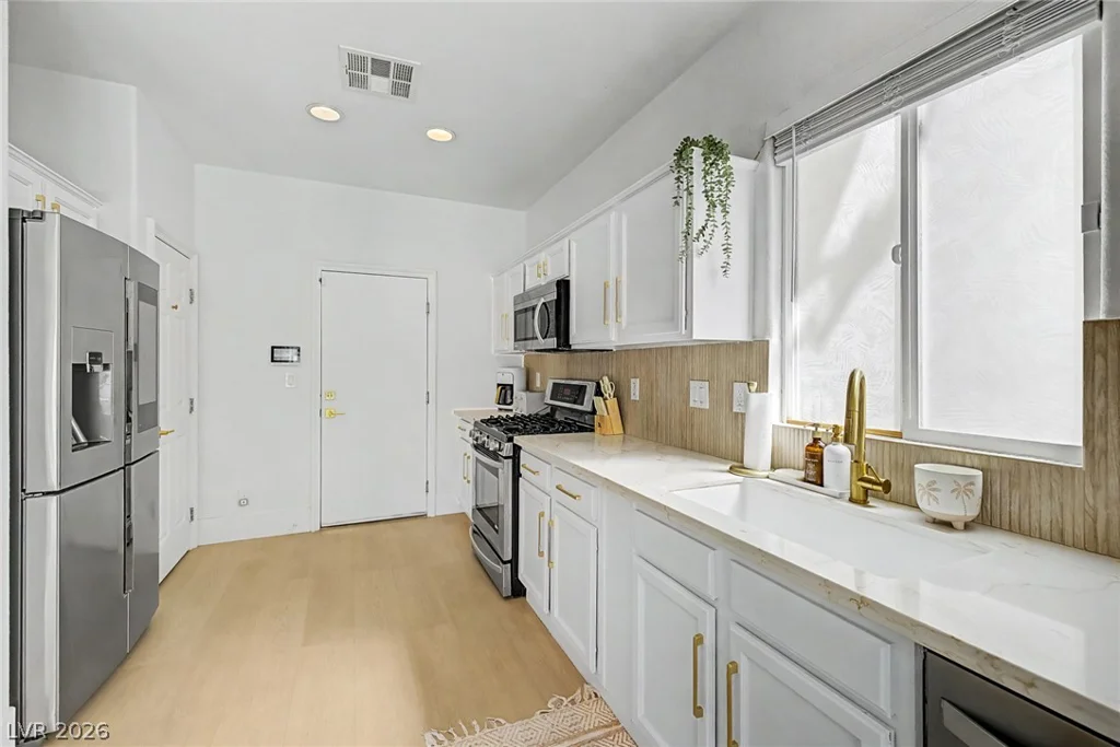 10147 Dragons Meadow, Las Vegas, NV 89148