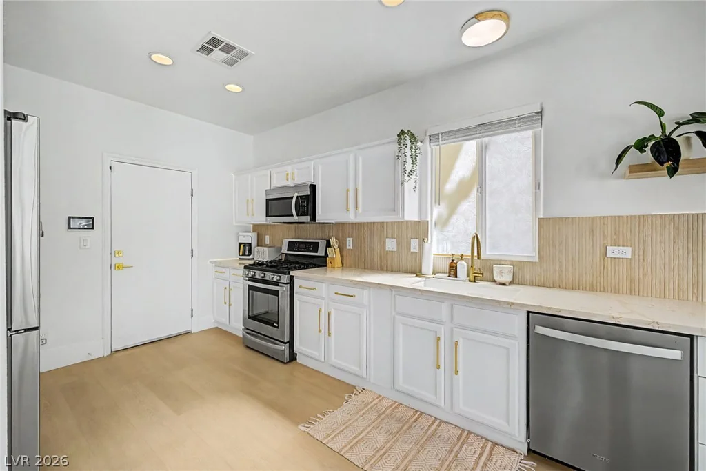 10147 Dragons Meadow, Las Vegas, NV 89148